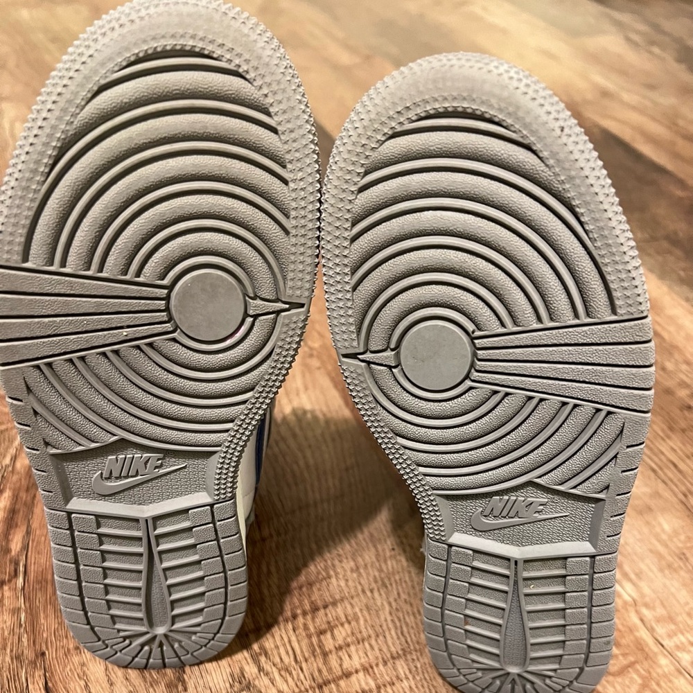 Air Jordan 1 Retro High OG GS ‘True Blue’ 2023 - Picture 5 of 5